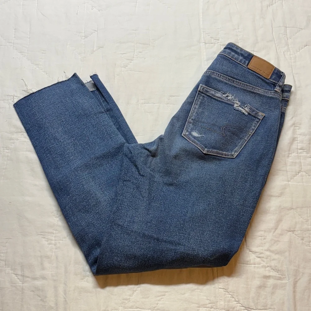 American‎ Eagle 90s/Y2K Distressed Rigid Denim High-Rise Straight Jeans 4 Light